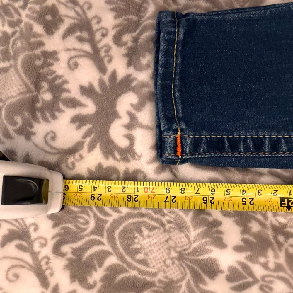 True Religion - Picture 4 of 8